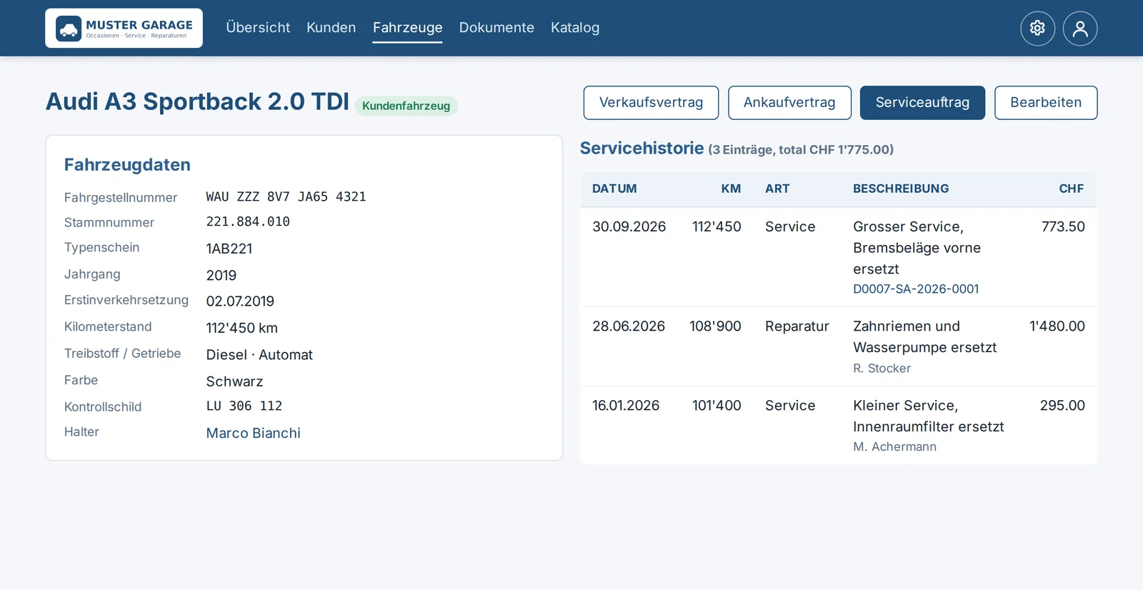 Fahrzeugseite mit Fahrzeugdaten und Servicehistorie